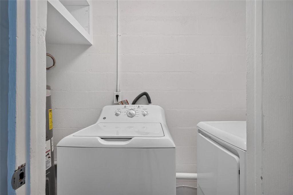 Image 17 of property listing at 1610 N LOIS AVENUE, Tampa, FL 33607