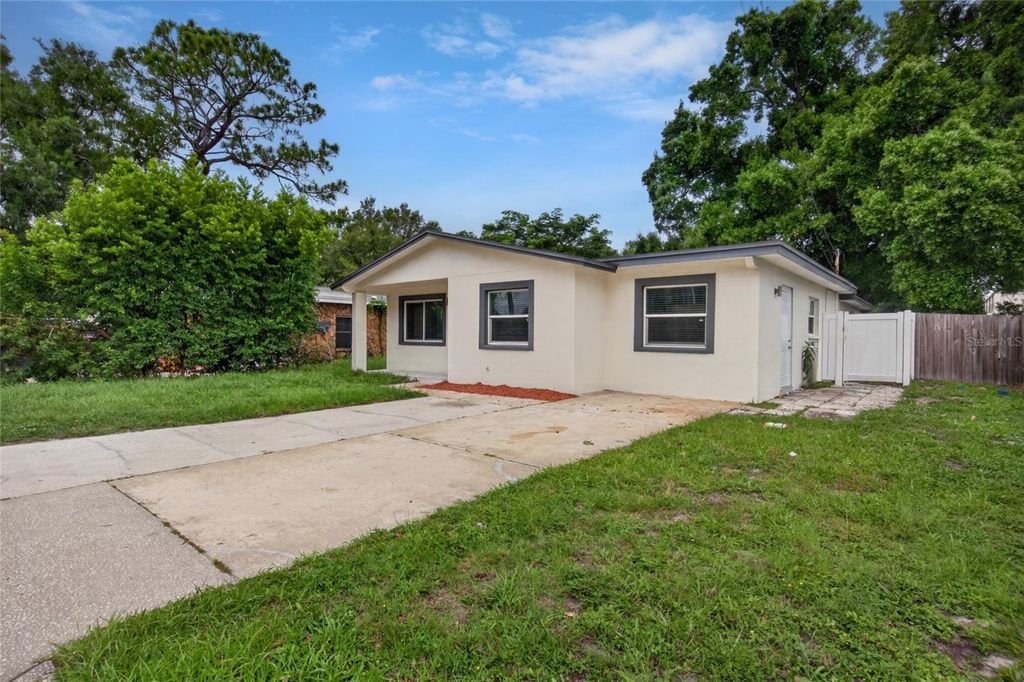 Image 3 of property listing at 1610 N LOIS AVENUE, Tampa, FL 33607