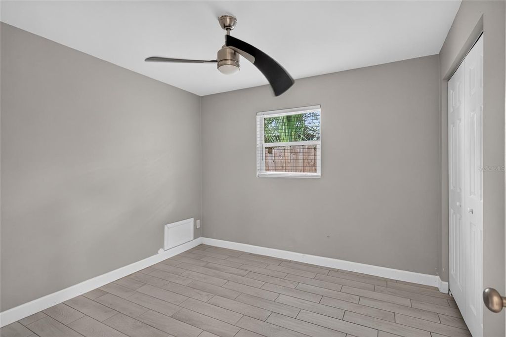 Image 26 of property listing at 1610 N LOIS AVENUE, Tampa, FL 33607