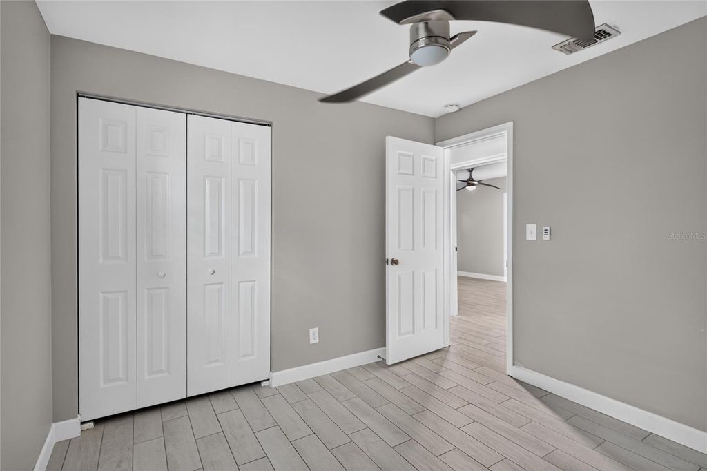 Image 27 of property listing at 1610 N LOIS AVENUE, Tampa, FL 33607
