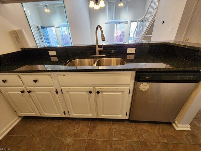 1204 Loose Strife PL, Chesapeake, VA 23320