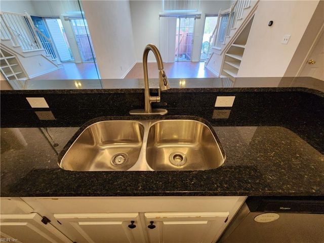 1204 Loose Strife PL, Chesapeake, VA 23320