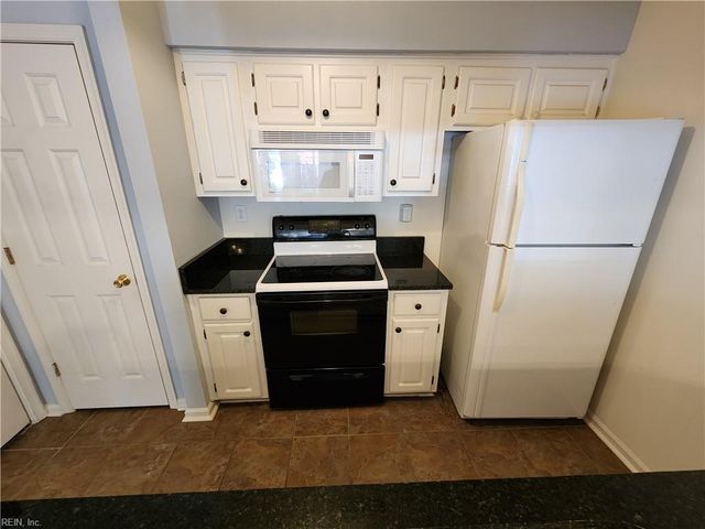 1204 Loose Strife PL, Chesapeake, VA 23320