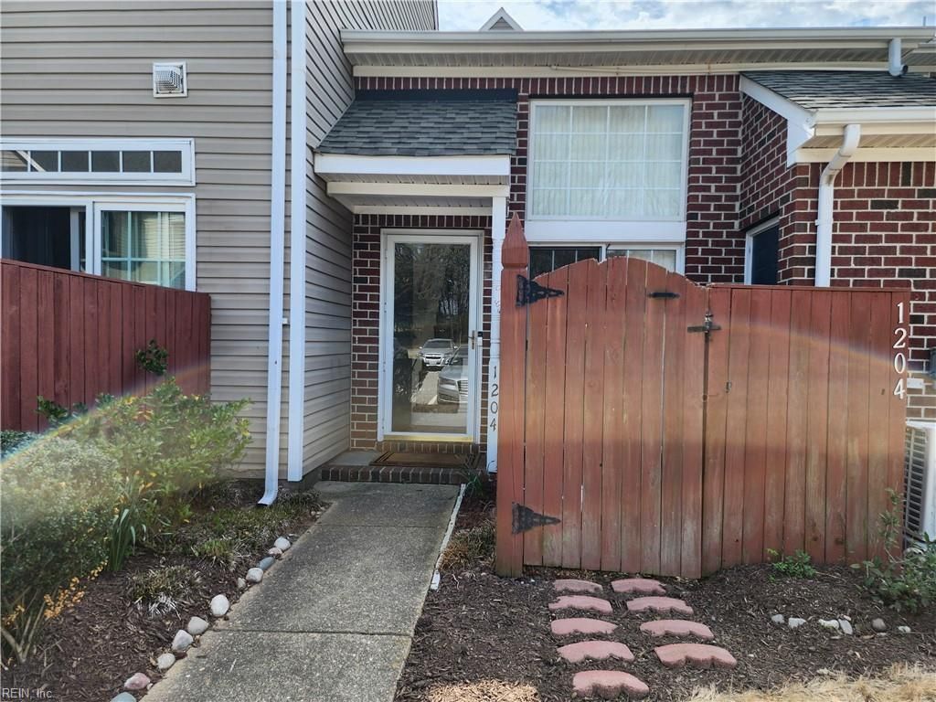 1204 Loose Strife PL, Chesapeake, VA 23320