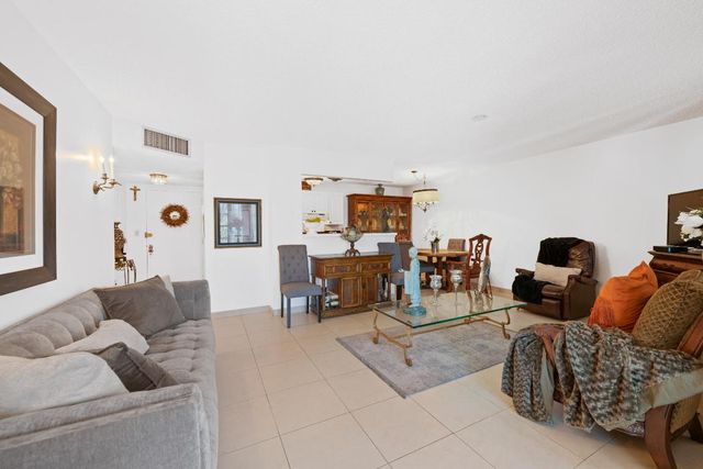 5180 E Sabal Palm Boulevard 338, Tamarac, FL 33319