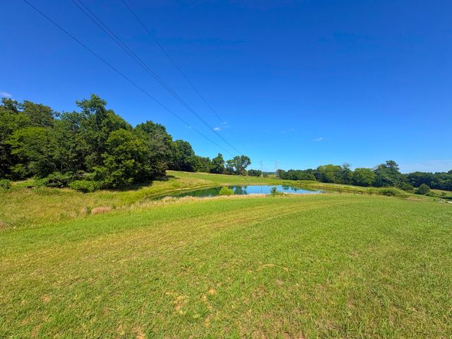 485C Canoe Branch Rd, Castalian Springs, TN 37031