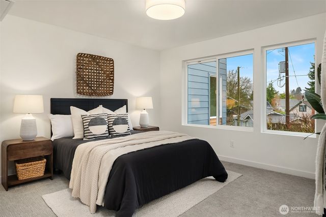 221 NE 75th Street, Seattle, WA 98115