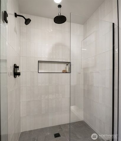 221 NE 75th Street, Seattle, WA 98115