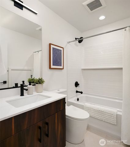 221 NE 75th Street, Seattle, WA 98115