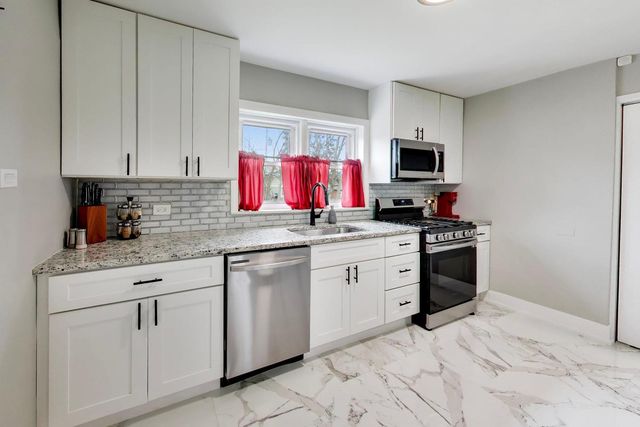 321 S Gilbert Avenue, La Grange, IL 60525