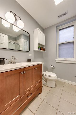 4928 Buckingham Court 2W, St Louis, MO 63108