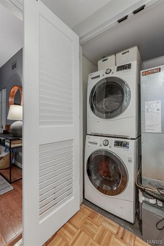 4928 Buckingham Court 2W, St Louis, MO 63108