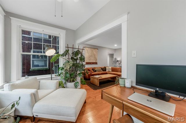 4928 Buckingham Court 2W, St Louis, MO 63108