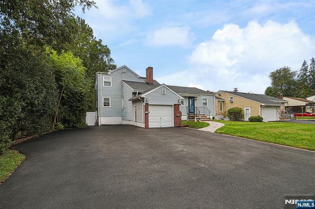 322 Hickory Avenue, Bergenfield, NJ 07621