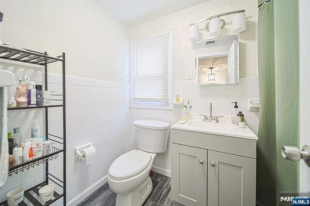 322 Hickory Avenue, Bergenfield, NJ 07621