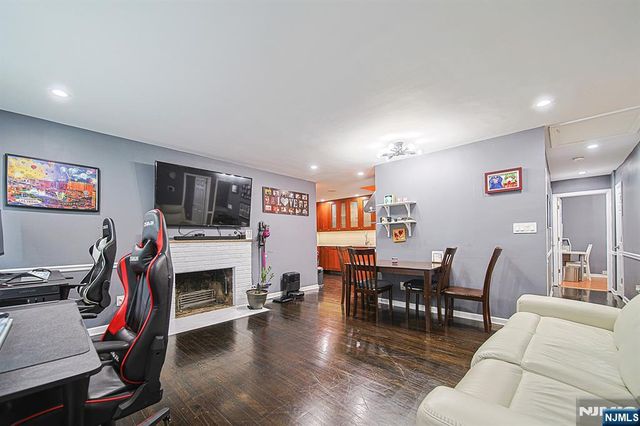 322 Hickory Avenue, Bergenfield, NJ 07621