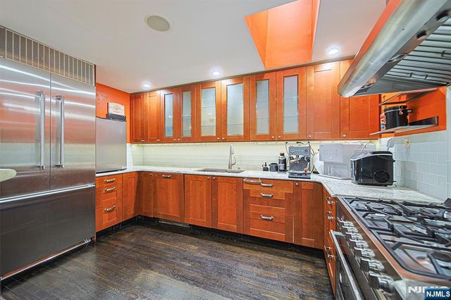 322 Hickory Avenue, Bergenfield, NJ 07621