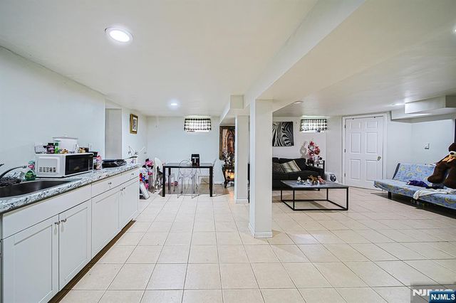 322 Hickory Avenue, Bergenfield, NJ 07621