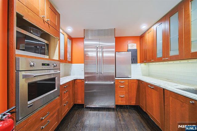 322 Hickory Avenue, Bergenfield, NJ 07621