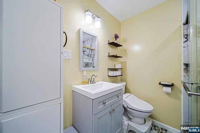 322 Hickory Avenue, Bergenfield, NJ 07621