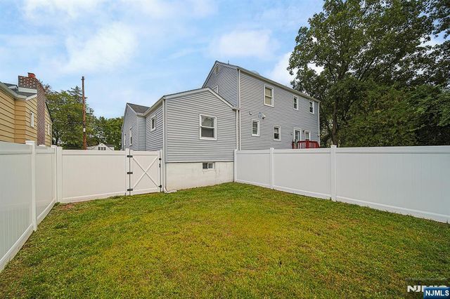322 Hickory Avenue, Bergenfield, NJ 07621