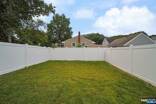 322 Hickory Avenue, Bergenfield, NJ 07621