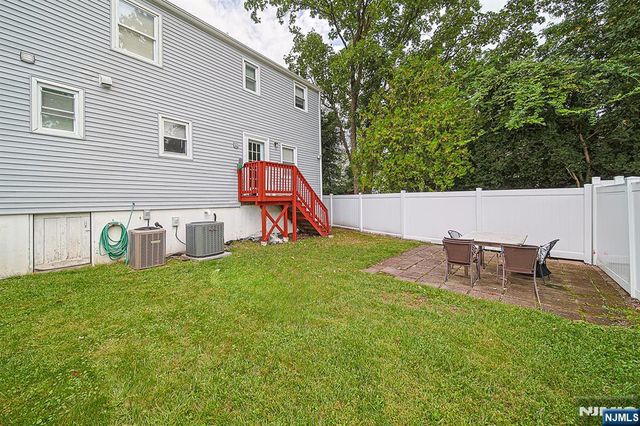 322 Hickory Avenue, Bergenfield, NJ 07621