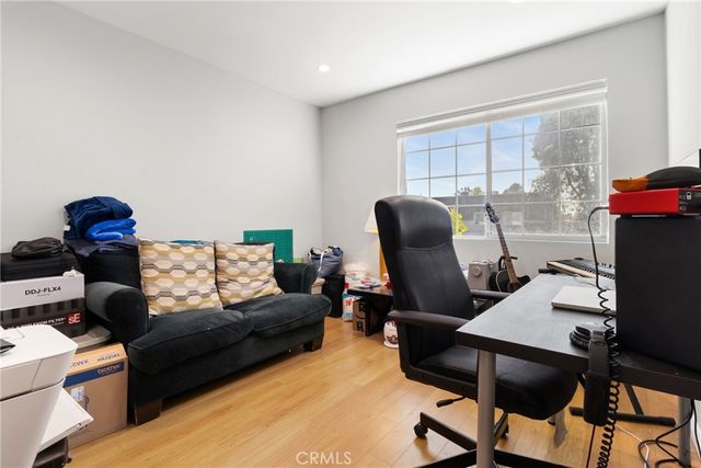 19124 Hamlin 5, Reseda, CA 91335