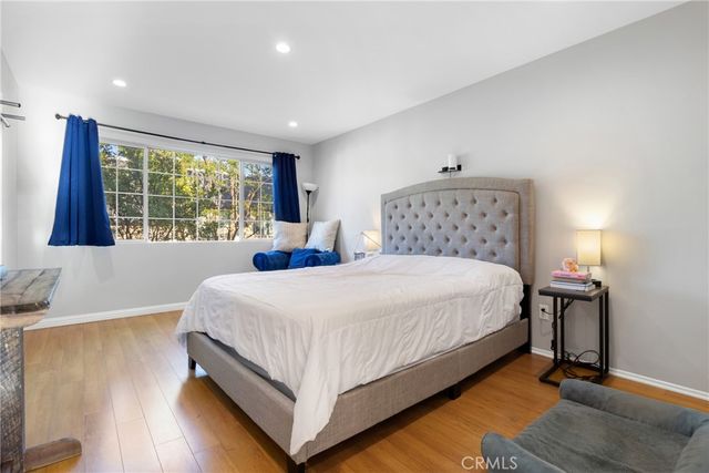 19124 Hamlin 5, Reseda, CA 91335