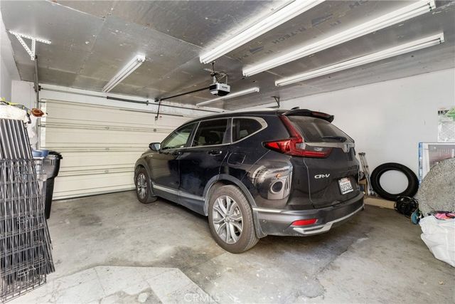 19124 Hamlin 5, Reseda, CA 91335