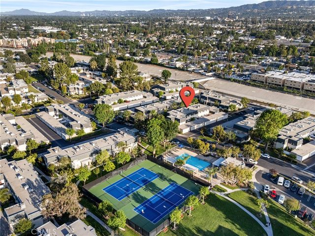 19124 Hamlin 5, Reseda, CA 91335