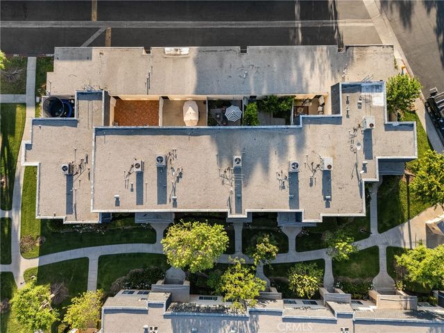 19124 Hamlin 5, Reseda, CA 91335