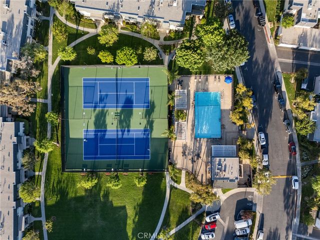 19124 Hamlin 5, Reseda, CA 91335