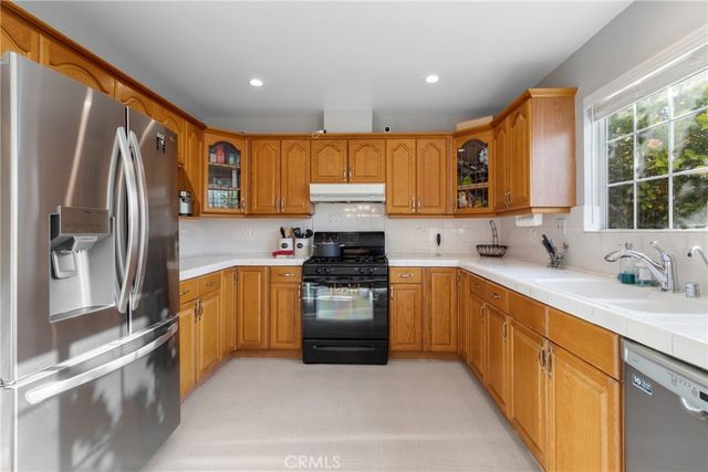 19124 Hamlin 5, Reseda, CA 91335