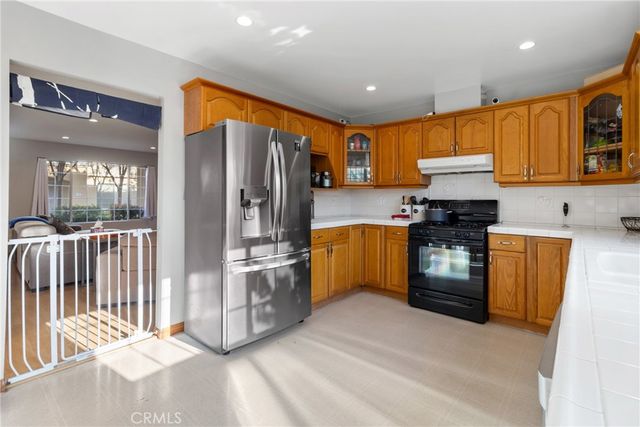 19124 Hamlin 5, Reseda, CA 91335