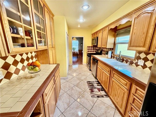 6034 Elenor, Riverside, CA 92506