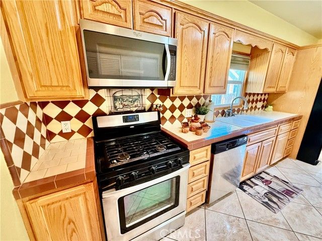 6034 Elenor, Riverside, CA 92506