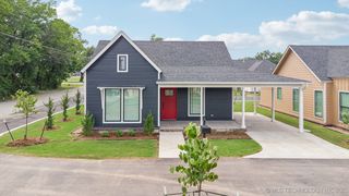 214 S Bluff Street B, Catoosa, OK 74015