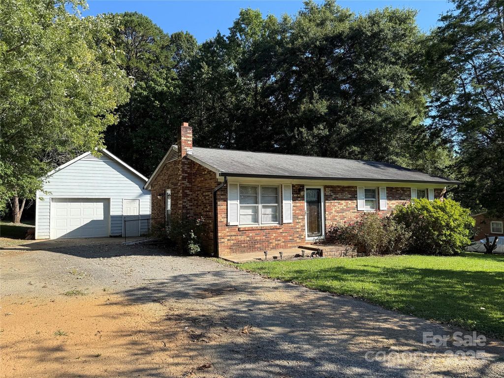 105 Smith Lane, Mount Holly, NC 28120