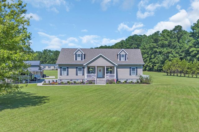 381 Saint Ives Rd., Longs, SC 29568