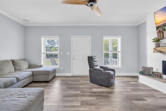 381 Saint Ives Rd., Longs, SC 29568