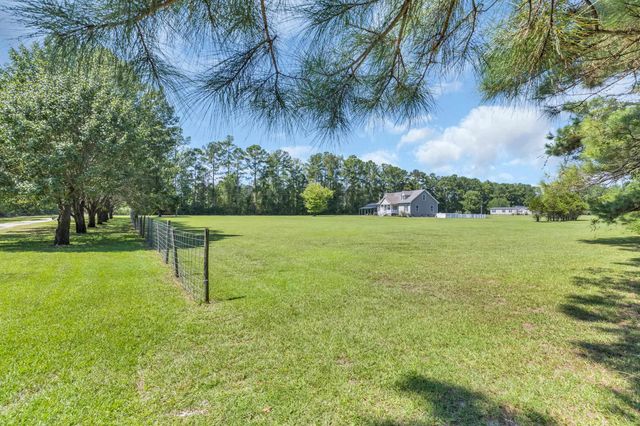 381 Saint Ives Rd., Longs, SC 29568