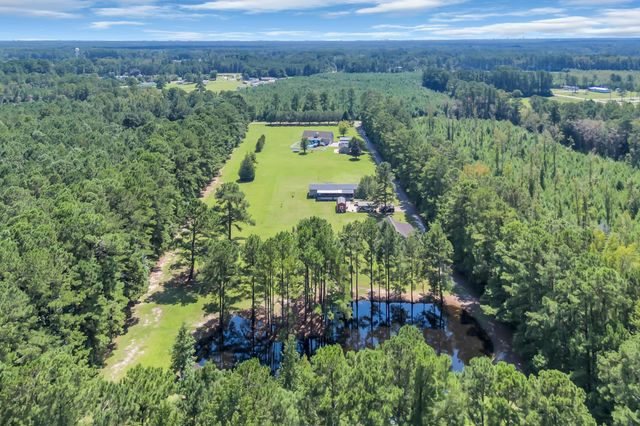 381 Saint Ives Rd., Longs, SC 29568