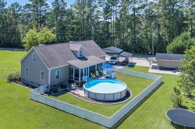 381 Saint Ives Rd., Longs, SC 29568
