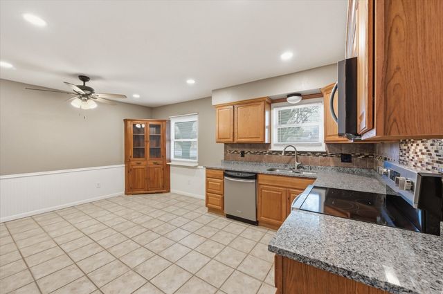 100 Faircrest Drive, Desoto, TX 75115