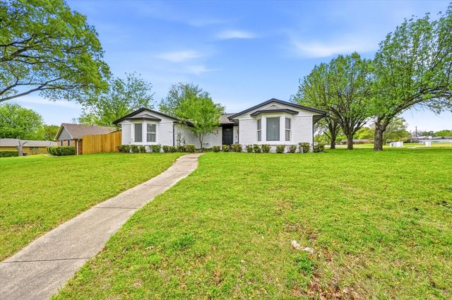 100 Faircrest Drive, Desoto, TX 75115