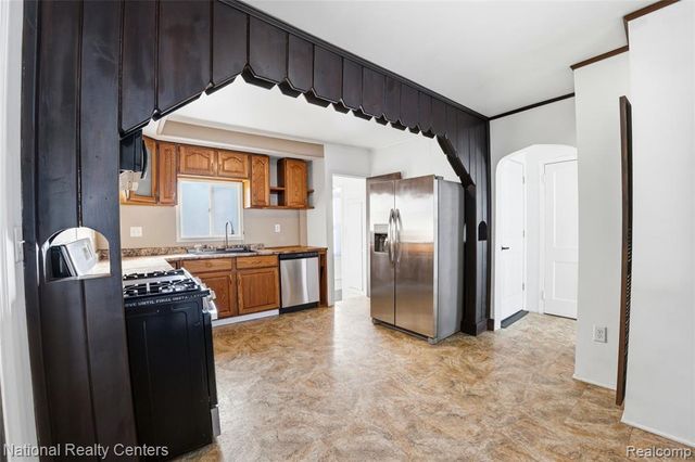 27840 Hampden Street, Madison Heights, MI 48071