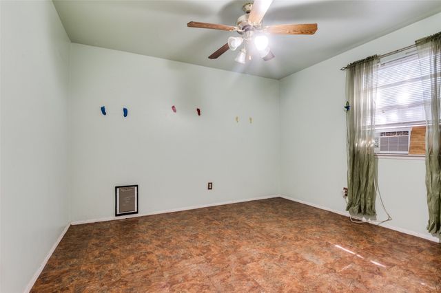 583 Wind River Drive, Duncanville, TX 75116