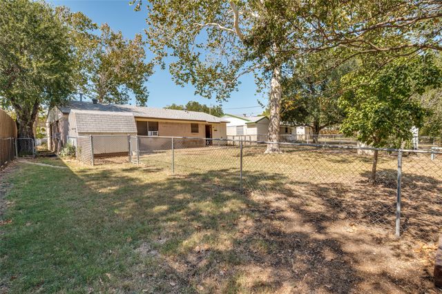 583 Wind River Drive, Duncanville, TX 75116