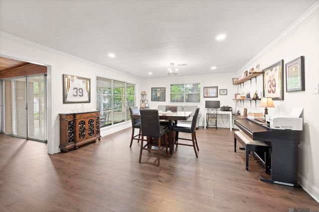 8709 Forest Hill Dr, Baton Rouge, LA 70809